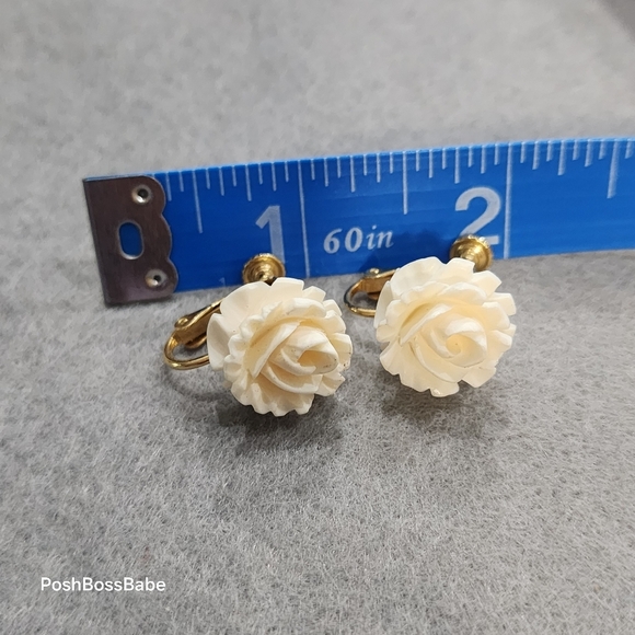 Vintage Carved Rose Earrings | Cream Floral Screw-Backs | ½” | Gold Tone - Picture 4 of 5
